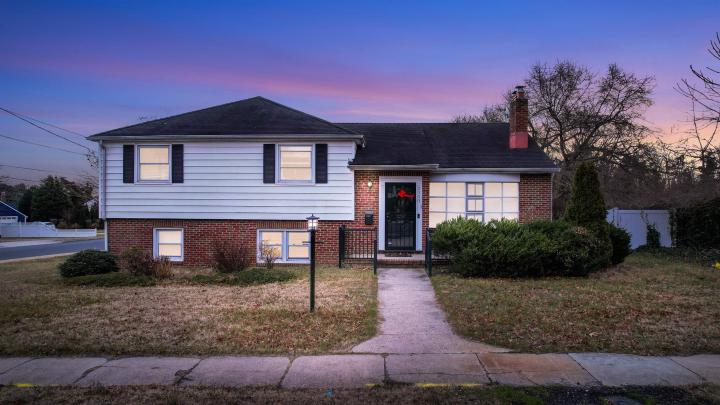 Photo of 2300 Shore Road