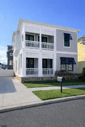 Photo of 104 N Quincy Avenue, Margate NJ