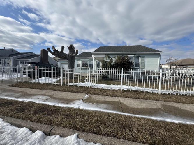 Photo of 6001 Marshall Avenue