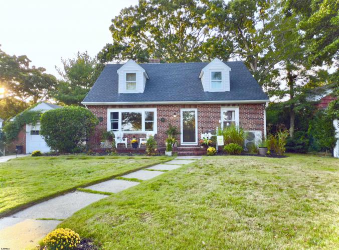 Photo of 605 Shore Road