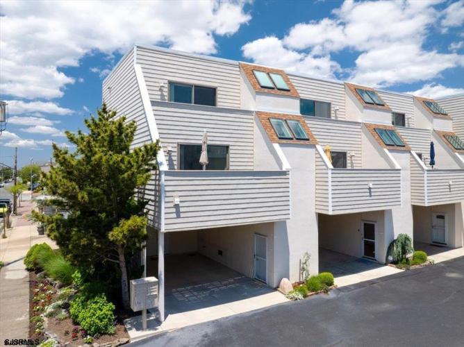 Photo of 11 S Adams Avenue, Margate NJ