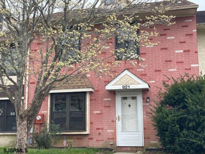 Photo of 921 Blake Drive