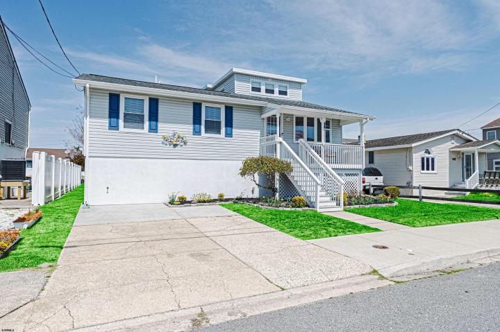 Photo of 407 W Shore Drive