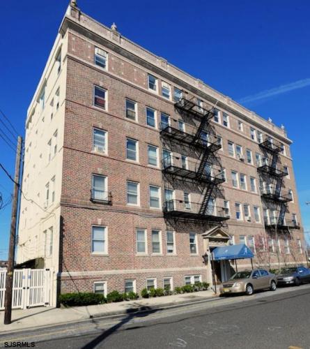 Photo of 2 S Hartford Avenue