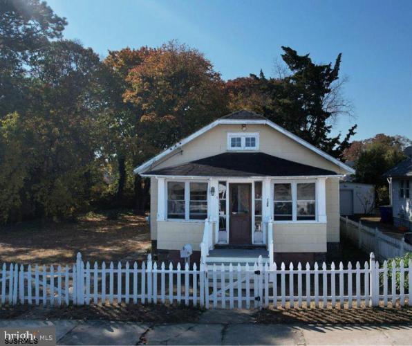 Photo of 128 W Pierson Avenue, Somers Point NJ