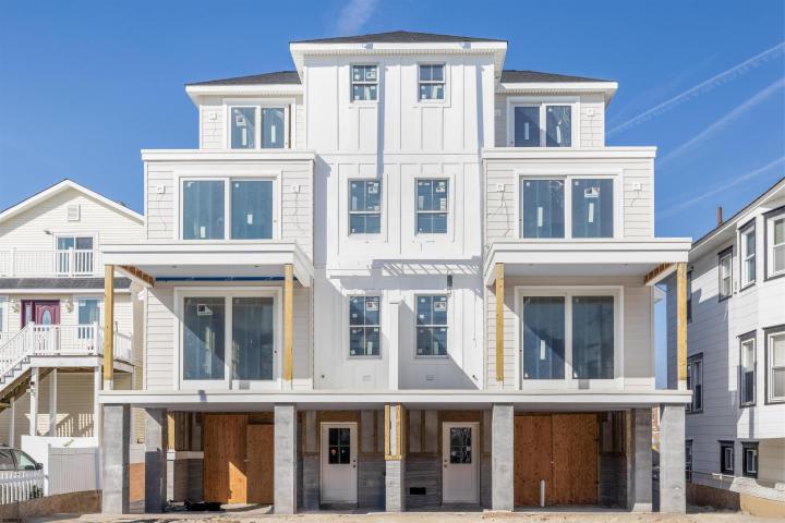 Photo of 10 N Newport Avenue