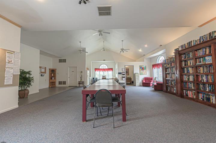 Photo of 64 E Woodland Avenue