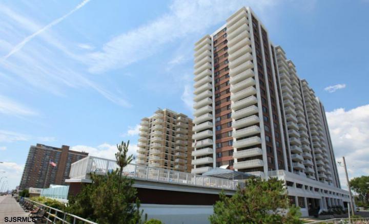 Photo of 100 S Berkley Square