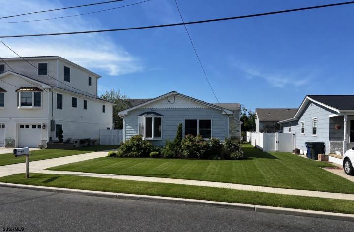 Photo of 1311 Sheridan Bouleva