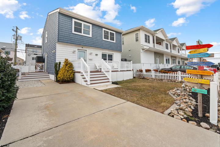 Photo of 210 34th 2 Street