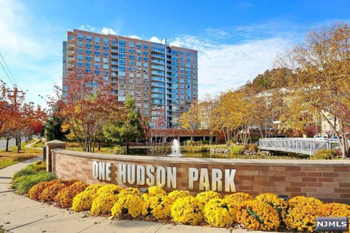 Photo of 1028 Hudson Park, Edgewater NJ