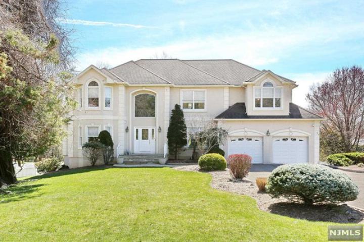 Photo of 671 Blue Hill Road, River Vale NJ