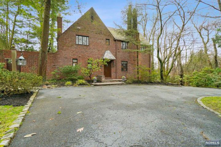 Photo of 36 Forest Road, Tenafly NJ