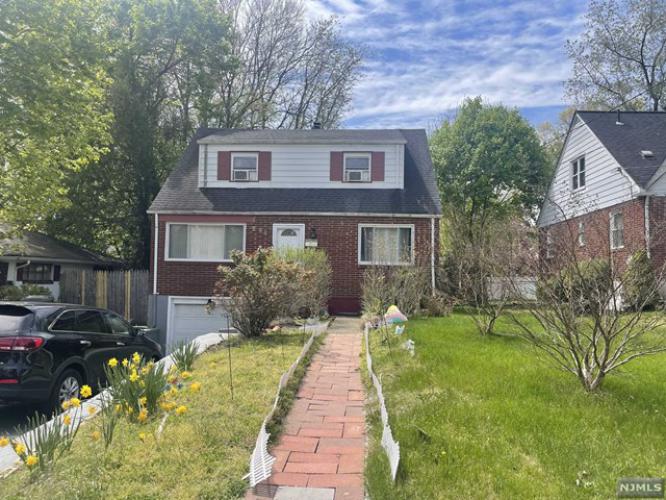 Photo of 264 W Forest Avenue, Englewood NJ
