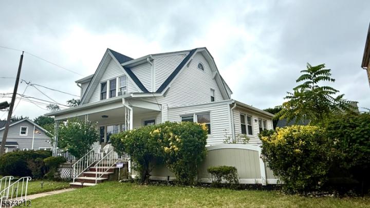 Photo of 10-01 Berdan Avenue