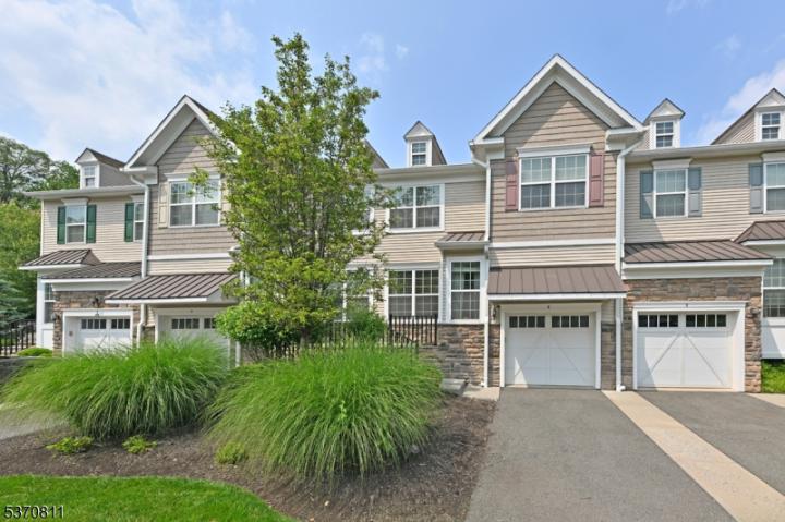 Photo of 6 Masterson Court, Waldwick NJ