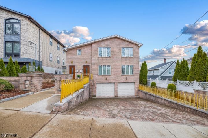 Photo of 664 Day Avenue, Ridgefield NJ