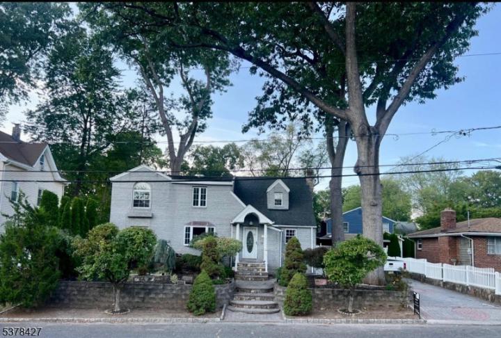 Photo of 156 E Linden Avenue, Dumont NJ