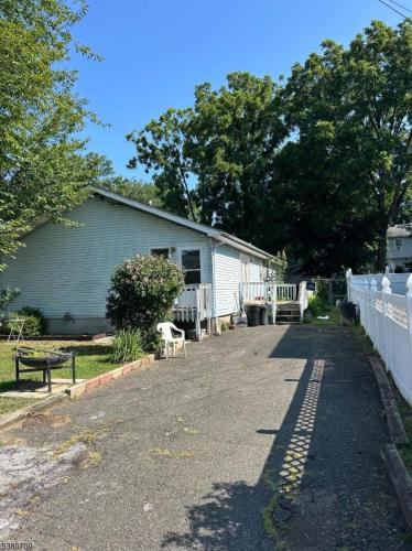 Photo of 128 Grove Street, Mahwah NJ