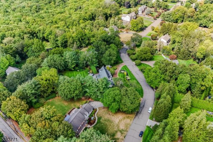Photo of 856 Stonewall Court, Franklin Lakes NJ