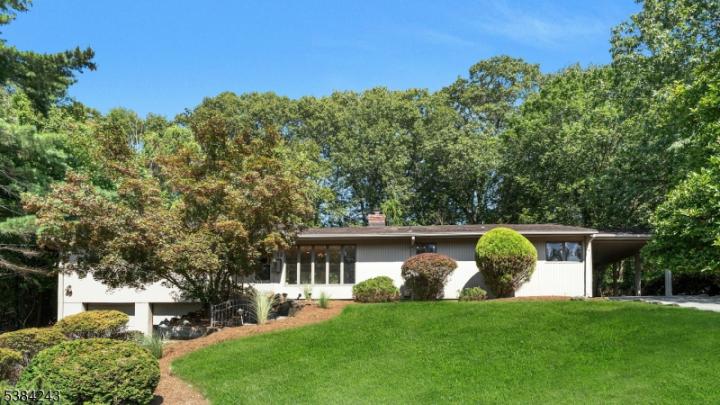 Photo of 12 Hannah Road, Oakland NJ