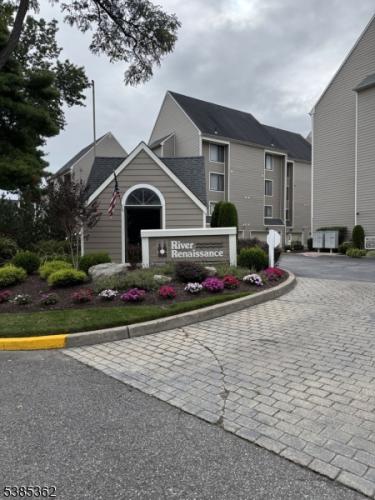 Photo of 905 River Renaissance 905, East Rutherford NJ