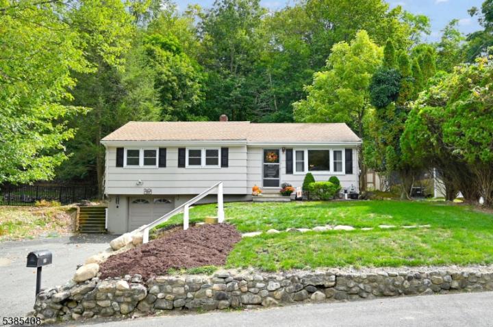 Photo of 88 Minnehaha Boulevard, Oakland NJ