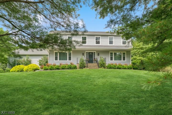 Photo of 68 Burnwood Lane, Upper Saddle River NJ