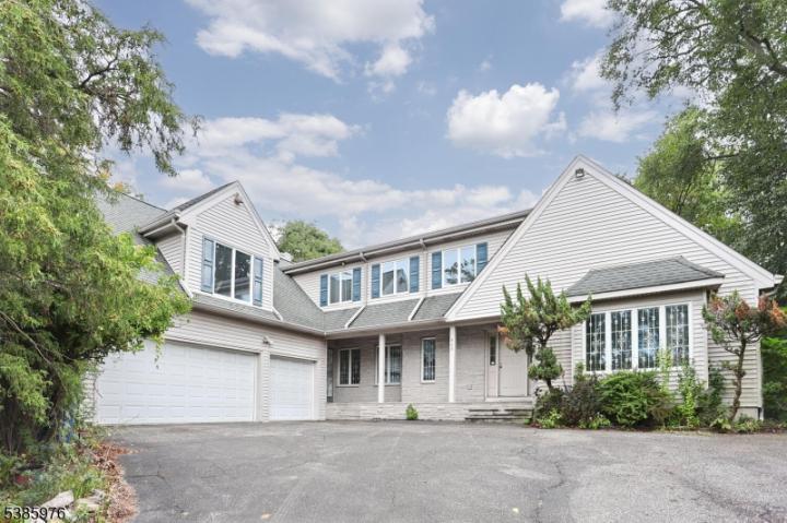Photo of 860 Pascack Road, Paramus NJ