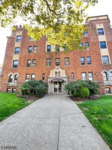 Photo of 303 Hamilton Place D4, Hackensack NJ