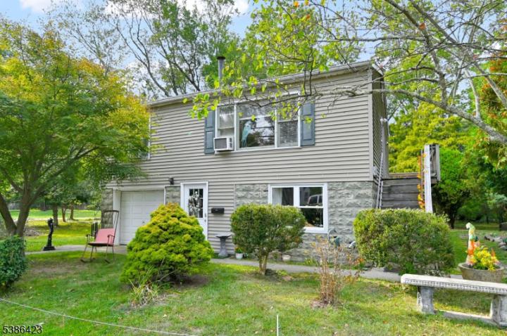 Photo of 92 Lakeview Terrace, Oakland NJ