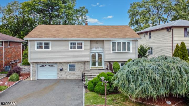 Photo of 135 Franklin Street