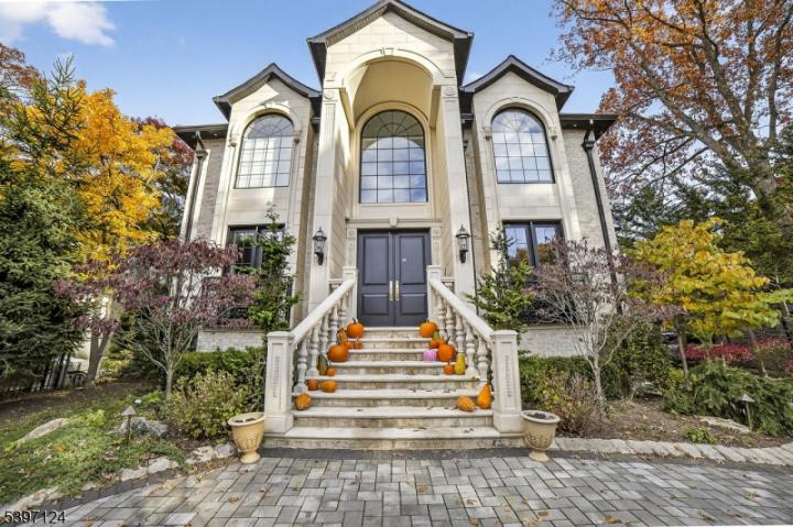 Photo of 1096 Briar Way