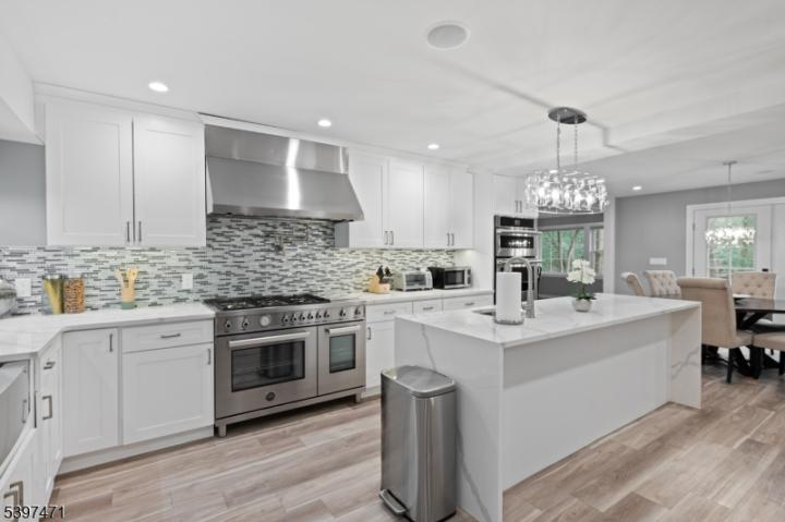 Photo of 276 River Drive