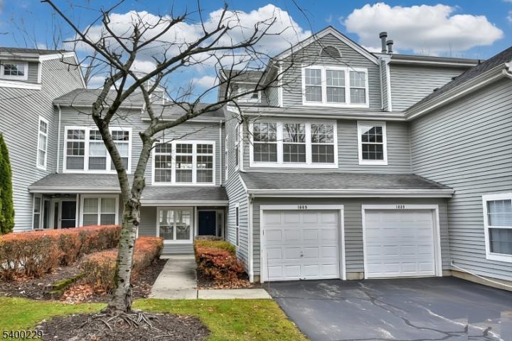 Photo of 1499 Cornwall Road 1499