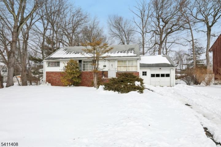 Photo of 261 Idaho Street, Paramus NJ