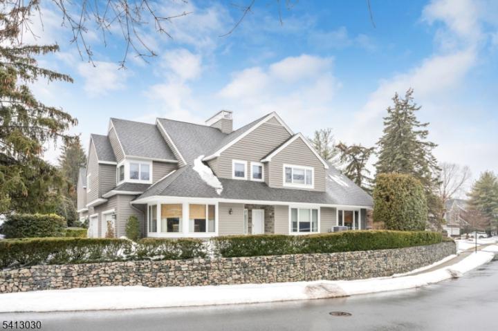 Photo of 122 Brewster Road, Wyckoff NJ