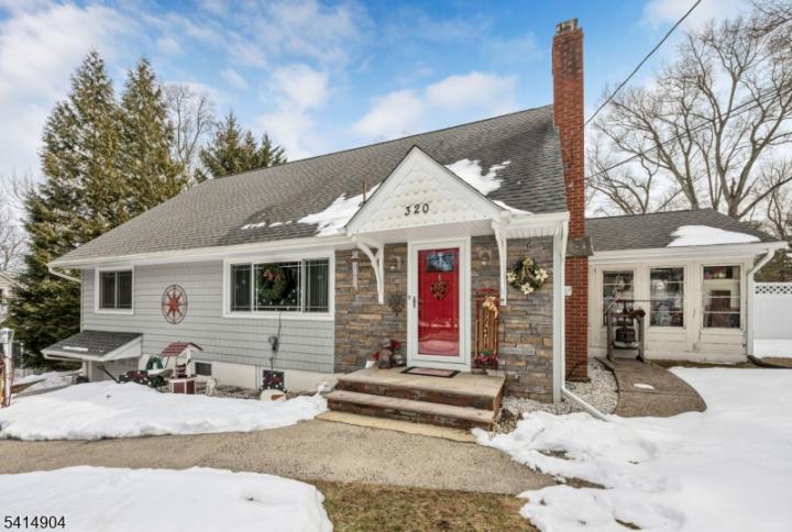 Photo of 320 Cedar Hill Avenue