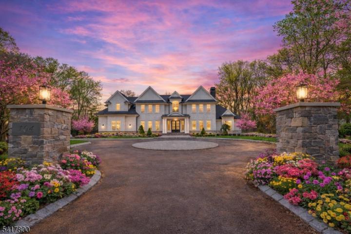 Photo of 104 Chestnut Ridge Road, Saddle River NJ