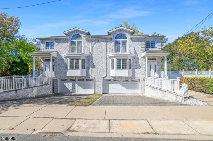Photo of 4 Maple Avenue