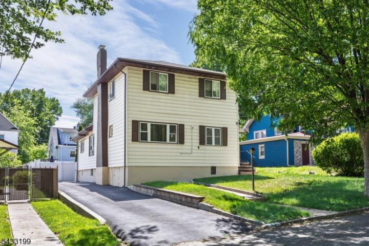 Photo of 54 Bedford Avenue