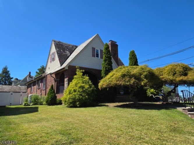 Photo of 304 Henry Street, Hasbrouck Heights NJ