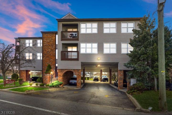 Photo of 779 Riverside Avenue 201, Lyndhurst NJ