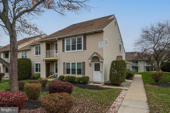 Photo of 887 Scotswood Court, Mount Laurel NJ