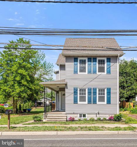 Photo of 587 Main Street