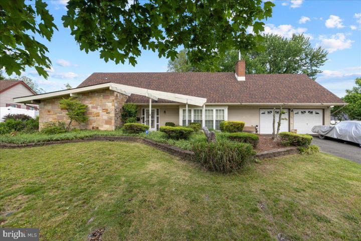 Photo of 43 Windsor Lane, Willingboro NJ