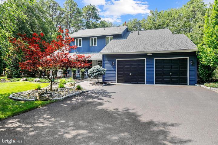 Photo of 1 Knotty Oak Drive, Medford NJ