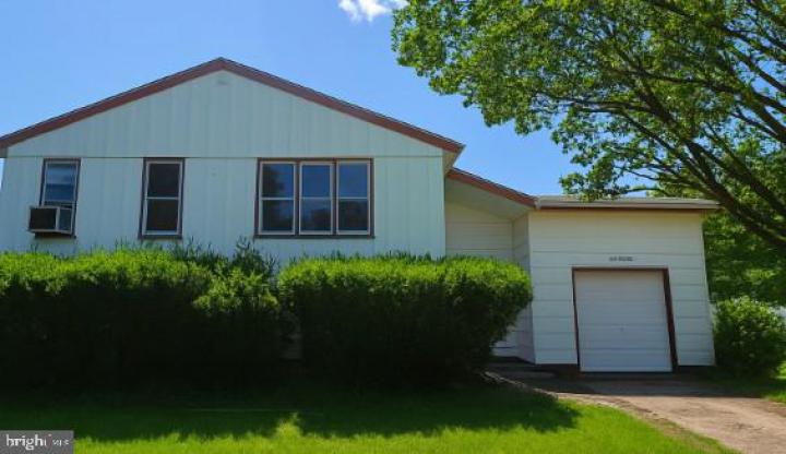 Photo of 13 Kingsbridge Drive, Burlington NJ