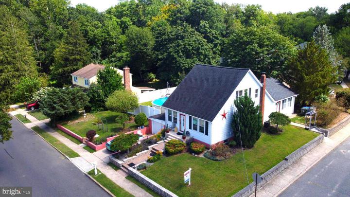 Photo of 152 E 7th Street, Burlington NJ
