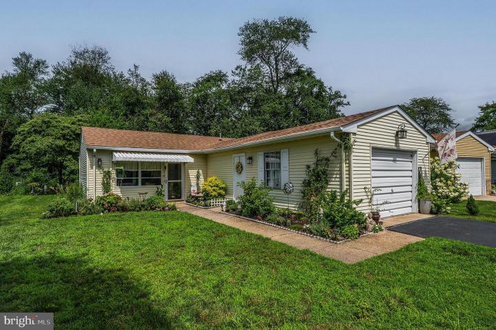 Photo of 33 Narberth Place, Southampton NJ